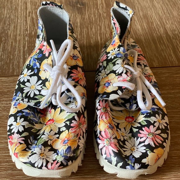 LiLi Collection Floral Leather Tie Oxford Shoes - Picture 5 of 9